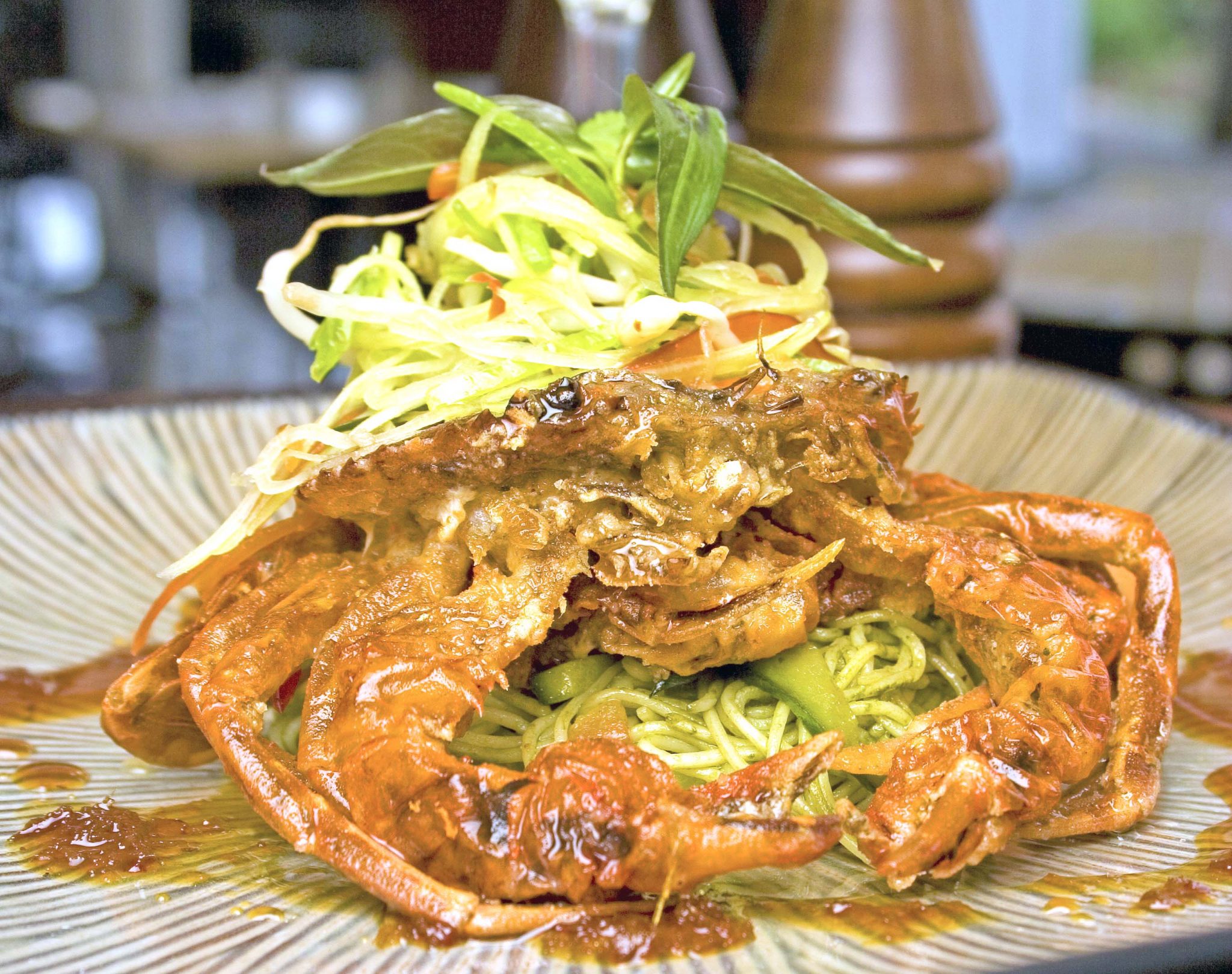 what does soft shell crab taste like