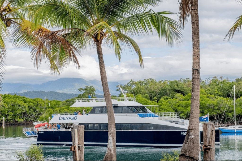 Ferry transfers Cairns to Port Douglas